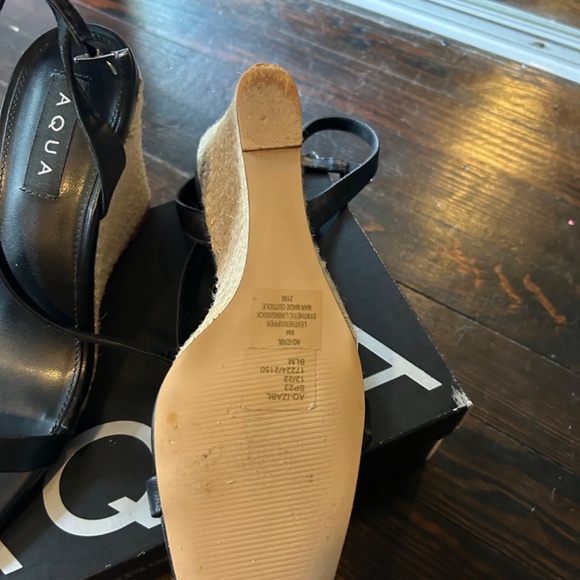 Shoes - Picture 3 of 4